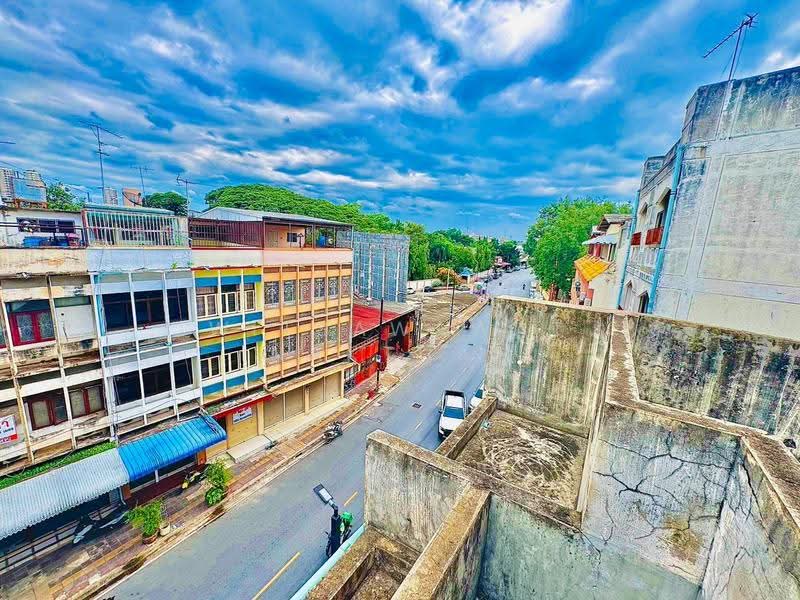 ขายตึกแถว 3 ชั้นครึ่ง ใจกลางเมืองโคราช ถนนสุรนารี ต.ในเมือง อ.เมืองนครราชสีมา, นครราชสีมา, ในเมือง, เมืองนครราชสีมา, นครราชสีมา, 468 ตร.ม., ตึกแถว-อาคารพาณิชย์ ขาย, โดย Witsawawat Nakthae, 500517813 - DDproperty.com