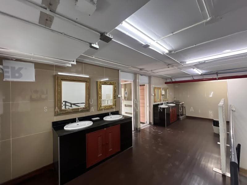Space for rent Ratchadaphisek, Bangkok, Din Daeng, Bangkok, , 100 sqm, Retail Space For Rent, by Sumitara Sampattavanija, 500517834 - DDproperty.com