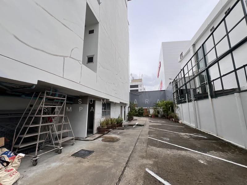 พื้นที่ให้เช่า รัชดาภิเษก : Space for rent Ratchadaphisek, กรุงเทพ, ดินแดง, กรุงเทพ, 100 ตร.ม., พื้นที่ขายของ ให้เช่า, โดย Sumitara Sampattavanija, 500517834 - DDproperty.com