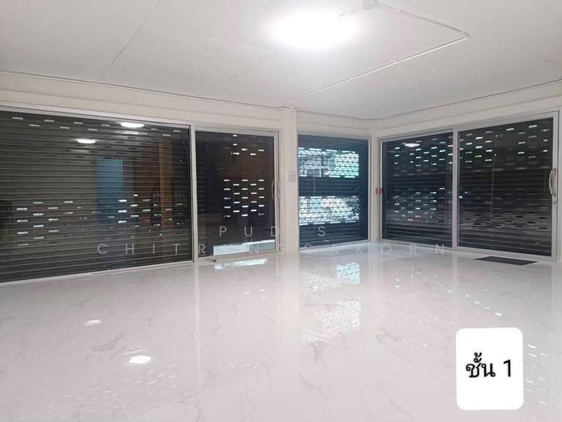 3-Storey Corner Commercial Building for Rent | Sathorn - Narathiwas, Bangkok, Yan Nawa, Sathon, Bangkok, , 200 sqm, Shophouse For Rent, by Pudis Chitrungsakorn, 500517884 - DDproperty.com