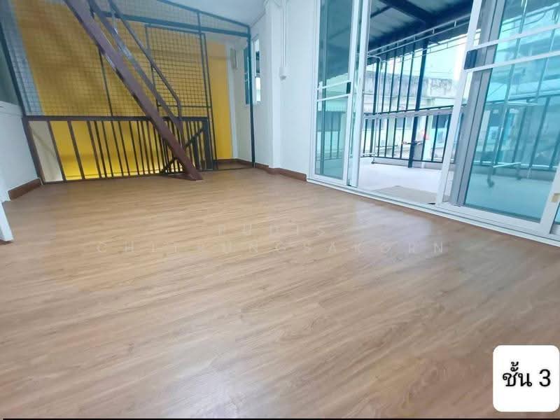3-Storey Corner Commercial Building for Rent | Sathorn - Narathiwas, Bangkok, Yan Nawa, Sathon, Bangkok, , 200 sqm, Shophouse For Rent, by Pudis Chitrungsakorn, 500517884 - DDproperty.com