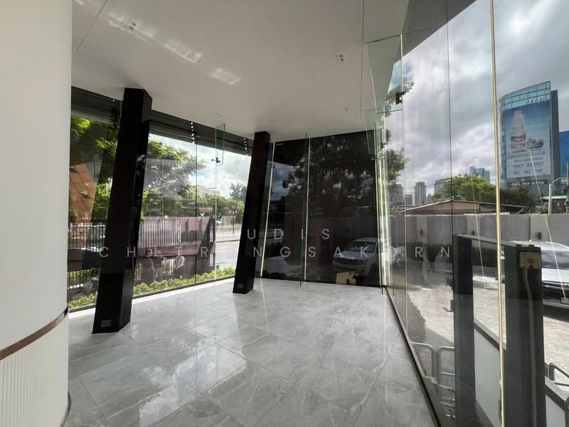 โชว์รูม 3 ชั้นให้เช่า ถ.นราธิวาสราชนครินทร์ – สาทร ทำเล Prime Location, กรุงเทพ, ทุ่งมหาเมฆ, สาทร, กรุงเทพ, 1,200 ตร.ม., สำนักงาน ให้เช่า, โดย Pudis Chitrungsakorn, 500517891 - DDproperty.com