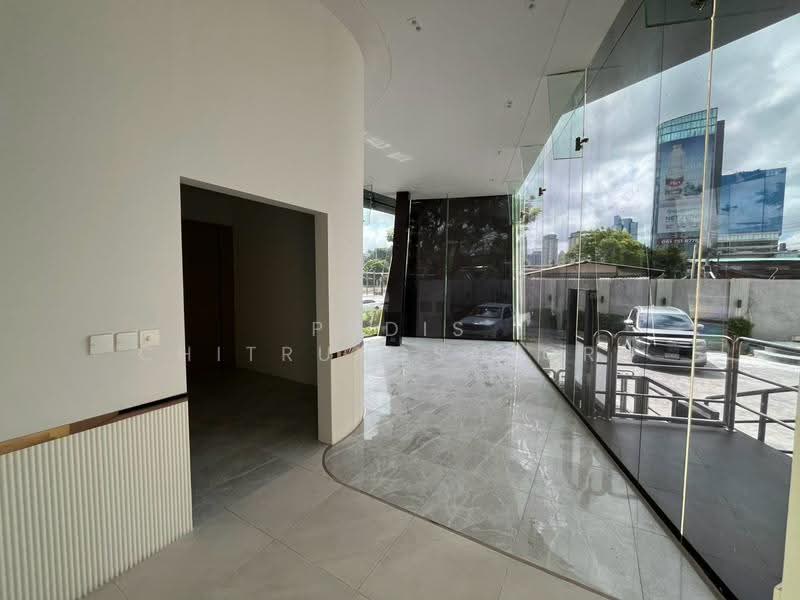 โชว์รูม 3 ชั้นให้เช่า ถ.นราธิวาสราชนครินทร์ – สาทร ทำเล Prime Location, กรุงเทพ, ทุ่งมหาเมฆ, สาทร, กรุงเทพ, 1,200 ตร.ม., สำนักงาน ให้เช่า, โดย Pudis Chitrungsakorn, 500517891 - DDproperty.com