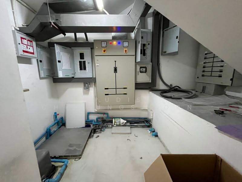 3-Storey Showroom for Rent – Naradhiwas Rajanagarindra | Sathorn | Prime Commercial Location, Bangkok, Thung Maha Mek, Sathon, Bangkok, , 1,200 sqm, Office Space For Rent, by Pudis Chitrungsakorn, 500517891 - DDproperty.com