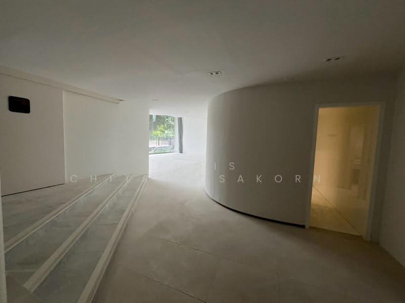 โชว์รูม 3 ชั้นให้เช่า ถ.นราธิวาสราชนครินทร์ – สาทร ทำเล Prime Location, กรุงเทพ, ทุ่งมหาเมฆ, สาทร, กรุงเทพ, 1,200 ตร.ม., สำนักงาน ให้เช่า, โดย Pudis Chitrungsakorn, 500517891 - DDproperty.com