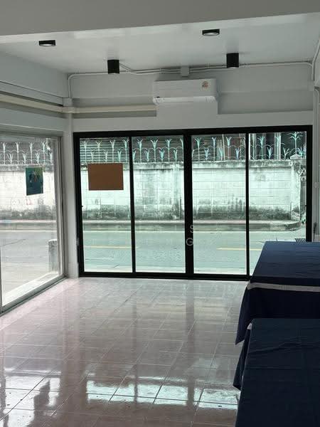 4-Storey Corner Commercial Building for Rent – Chan Road | Naradhiwas Rajanagarindra | Sathu Pradit, Bangkok, Thung Wat Don, Sathon, Bangkok, , 180 sqm, Shophouse For Rent, by Pudis Chitrungsakorn, 500517907 - DDproperty.com