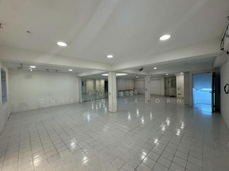 4-Storey Commercial Building (2 Connected Units) for Rent – Phahon Yothin, Ha Yaek Lat Phrao, Bangkok, Jom Phon, Chatuchak, Bangkok, , 400 sqm, Shophouse For Rent, by Pudis Chitrungsakorn, 500517930 - DDproperty.com