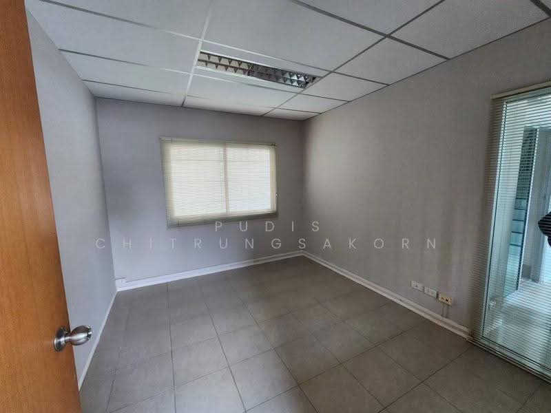 4.5-Storey Commercial Building for Rent – Thetsaban Songkhro Road, Chatuchak – Prachachuen, Bangkok, Lat Yao, Chatuchak, Bangkok, , 550 sqm, Shophouse For Rent, by Pudis Chitrungsakorn, 500517945 - DDproperty.com