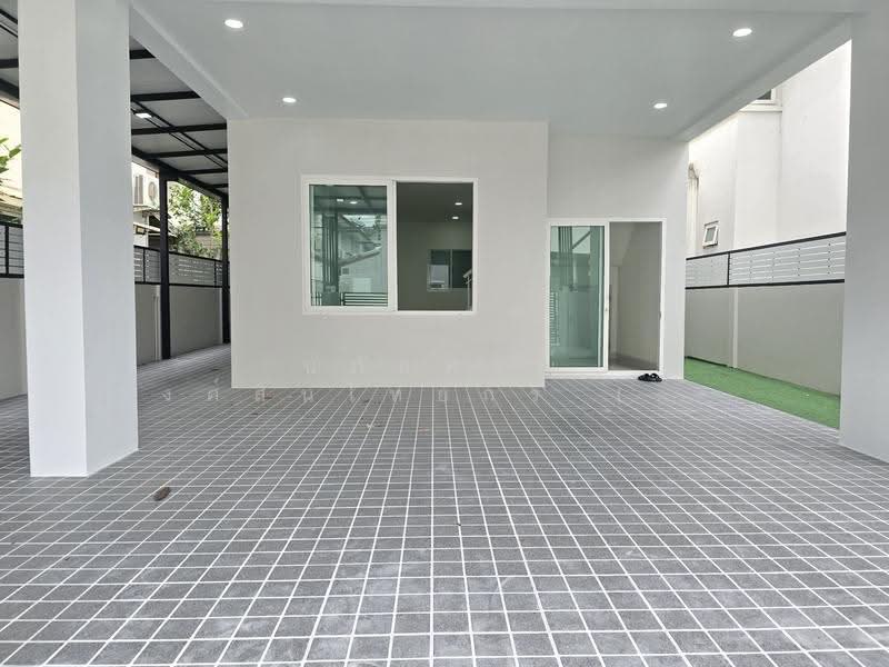 Buntarig New Style : บุณฑริก นิวสไตล์, ปทุมธานี, ถนนพระองค์เจ้าสาย คลอง4, ลาดสวาย, ลำลูกกา, ปทุมธานี, 150 ตร.ม., บ้านแฝด ขาย, โดย นภัสศรณ์ วงศ์สินไทยกร (นันท์), 500517954 - DDproperty.com