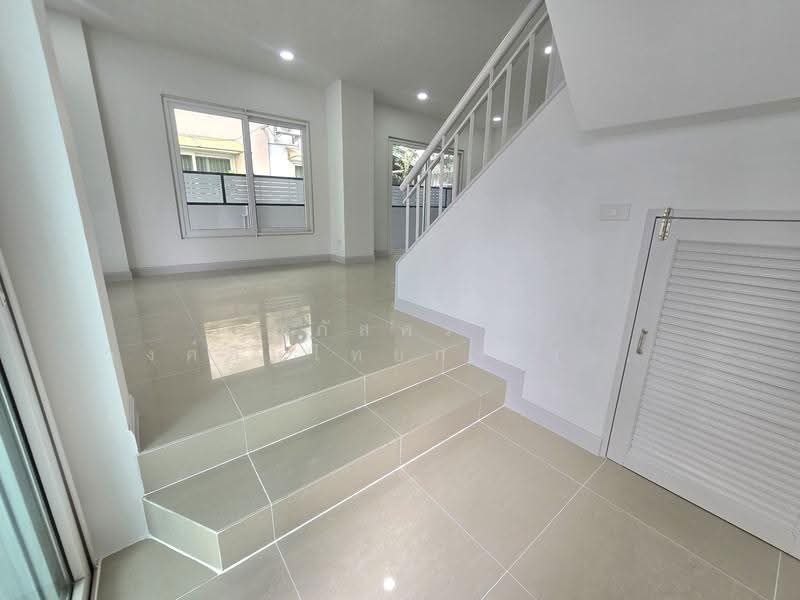 Buntarig New Style : บุณฑริก นิวสไตล์, ปทุมธานี, ถนนพระองค์เจ้าสาย คลอง4, ลาดสวาย, ลำลูกกา, ปทุมธานี, 150 ตร.ม., บ้านแฝด ขาย, โดย นภัสศรณ์ วงศ์สินไทยกร (นันท์), 500517954 - DDproperty.com