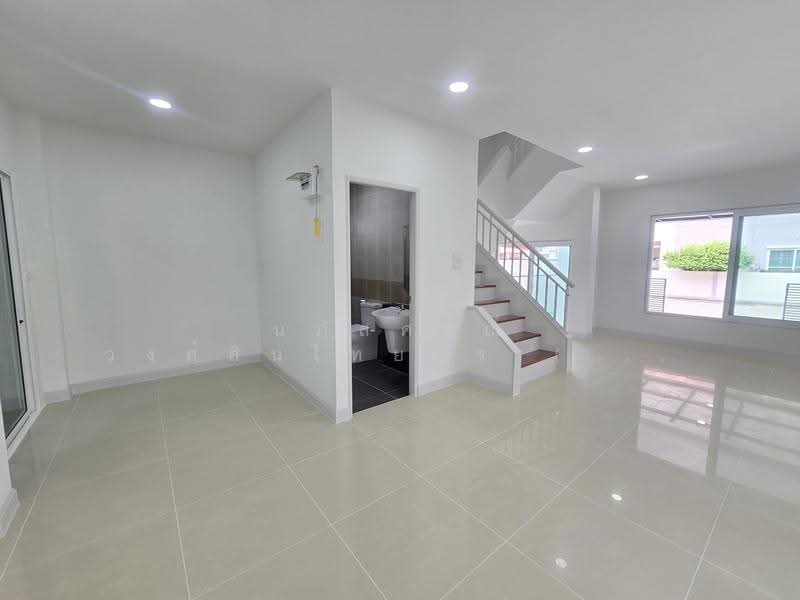 Buntarig New Style : บุณฑริก นิวสไตล์, ปทุมธานี, ถนนพระองค์เจ้าสาย คลอง4, ลาดสวาย, ลำลูกกา, ปทุมธานี, 150 ตร.ม., บ้านแฝด ขาย, โดย นภัสศรณ์ วงศ์สินไทยกร (นันท์), 500517954 - DDproperty.com