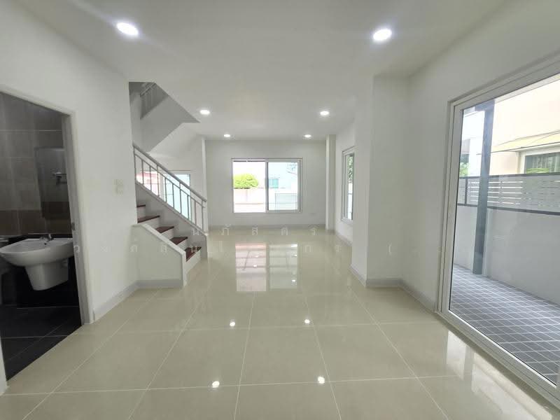 Buntarig New Style : บุณฑริก นิวสไตล์, ปทุมธานี, ถนนพระองค์เจ้าสาย คลอง4, ลาดสวาย, ลำลูกกา, ปทุมธานี, 150 ตร.ม., บ้านแฝด ขาย, โดย นภัสศรณ์ วงศ์สินไทยกร (นันท์), 500517954 - DDproperty.com