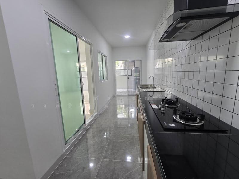 Buntarig New Style : บุณฑริก นิวสไตล์, ปทุมธานี, ถนนพระองค์เจ้าสาย คลอง4, ลาดสวาย, ลำลูกกา, ปทุมธานี, 150 ตร.ม., บ้านแฝด ขาย, โดย นภัสศรณ์ วงศ์สินไทยกร (นันท์), 500517954 - DDproperty.com