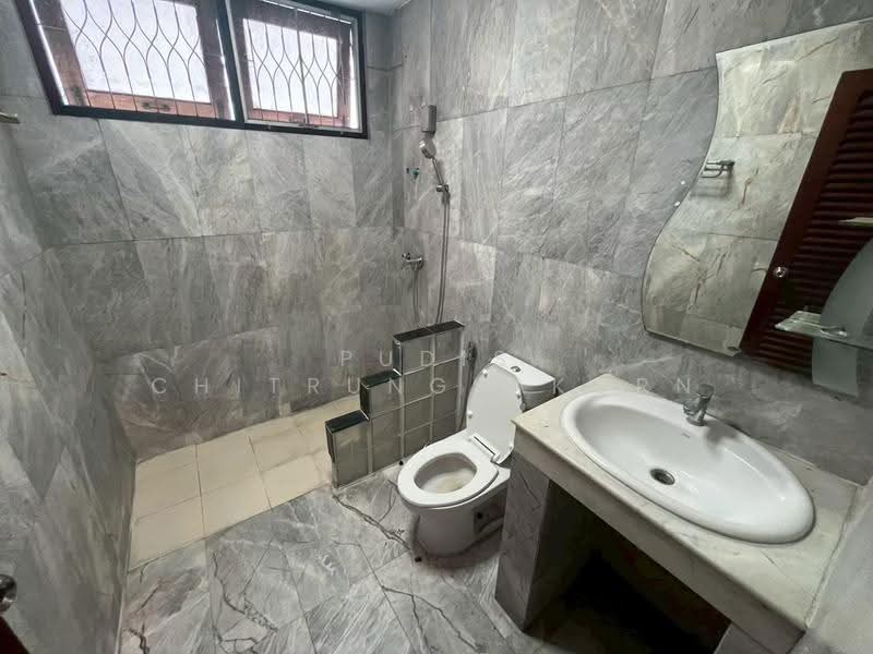 2-Storey Detached House for Rent | Rama 9, Bangkok, Huai Khwang, Bangkok, 3 Bedrooms, 166 sqm, Single Detached House For Rent, by Pudis Chitrungsakorn, 500517968 - DDproperty.com