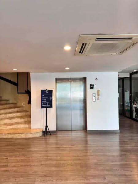7-Storey Office Building for Rent – Ratchada, Sutthisan, Bangkok, Samsen Nok, Huai Khwang, Bangkok, , 2,000 sqm, Office Space For Rent, by Pudis Chitrungsakorn, 500517995 - DDproperty.com