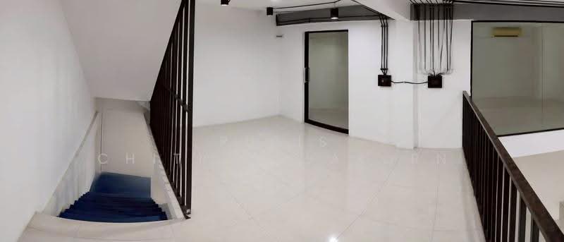 2-Storey Commercial Building for Rent – Huai Khwang, Mengjai Junction, Bangkok, Samsen Nok, Huai Khwang, Bangkok, , 192 sqm, Shophouse For Rent, by Pudis Chitrungsakorn, 500517998 - DDproperty.com
