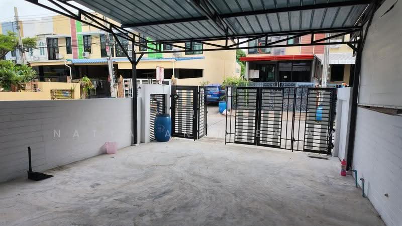 หมู่บ้านร็อคการ์เด้น-สุวรรณภูมิ, Bangkok, Thab Yao, Lat Krabang, Bangkok, 3 Bedrooms, 130 sqm, Townhouse For Sale, by Nattakan nueaiam, 500518000 - DDproperty.com