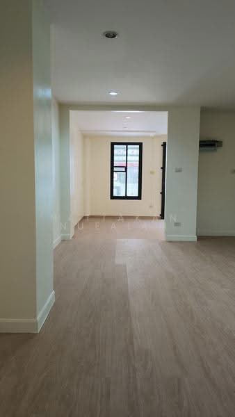 หมู่บ้านร็อคการ์เด้น-สุวรรณภูมิ, Bangkok, Thab Yao, Lat Krabang, Bangkok, 3 Bedrooms, 130 sqm, Townhouse For Sale, by Nattakan nueaiam, 500518000 - DDproperty.com