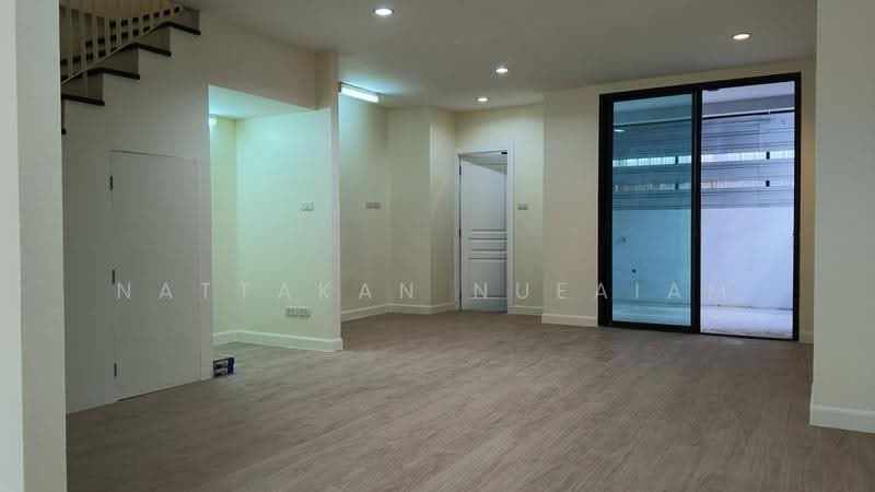 หมู่บ้านร็อคการ์เด้น-สุวรรณภูมิ, Bangkok, Thab Yao, Lat Krabang, Bangkok, 3 Bedrooms, 130 sqm, Townhouse For Sale, by Nattakan nueaiam, 500518000 - DDproperty.com