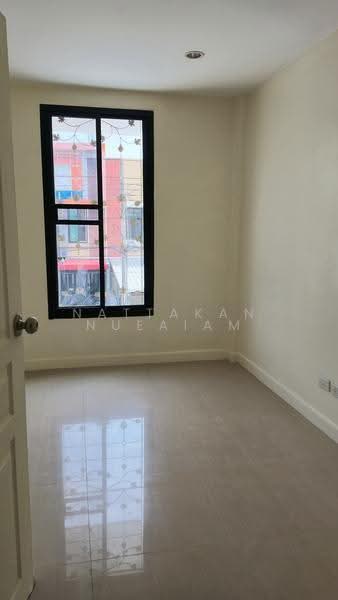 หมู่บ้านร็อคการ์เด้น-สุวรรณภูมิ, Bangkok, Thab Yao, Lat Krabang, Bangkok, 3 Bedrooms, 130 sqm, Townhouse For Sale, by Nattakan nueaiam, 500518000 - DDproperty.com