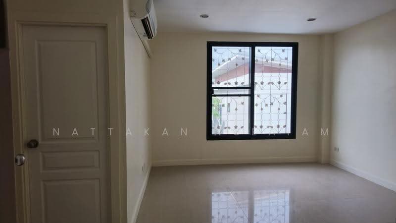 หมู่บ้านร็อคการ์เด้น-สุวรรณภูมิ, Bangkok, Thab Yao, Lat Krabang, Bangkok, 3 Bedrooms, 130 sqm, Townhouse For Sale, by Nattakan nueaiam, 500518000 - DDproperty.com