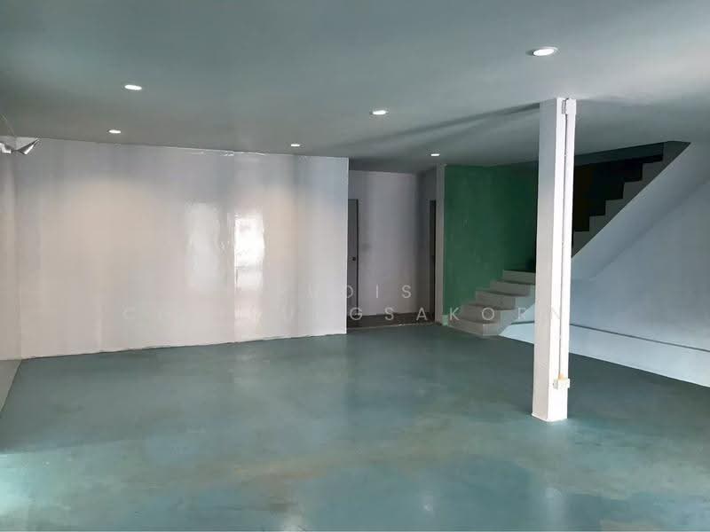 3 Connected Commercial Buildings for Rent – Huai Khwang, Mengjai, Bangkok, Samsen Nok, Huai Khwang, Bangkok, , 624 sqm, Shophouse For Rent, by Pudis Chitrungsakorn, 500518001 - DDproperty.com