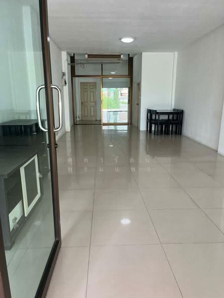 อาคารพาณิชย์ 3 ชั้น ห้องริม 31 ตร.ว, Chon Buri (Pattaya), Surasak, Si Racha, Chon Buri (Pattaya), , 124 sqm, Shophouse For Sale, by สุดารัตน์ พรมแพง, 500518058 - DDproperty.com