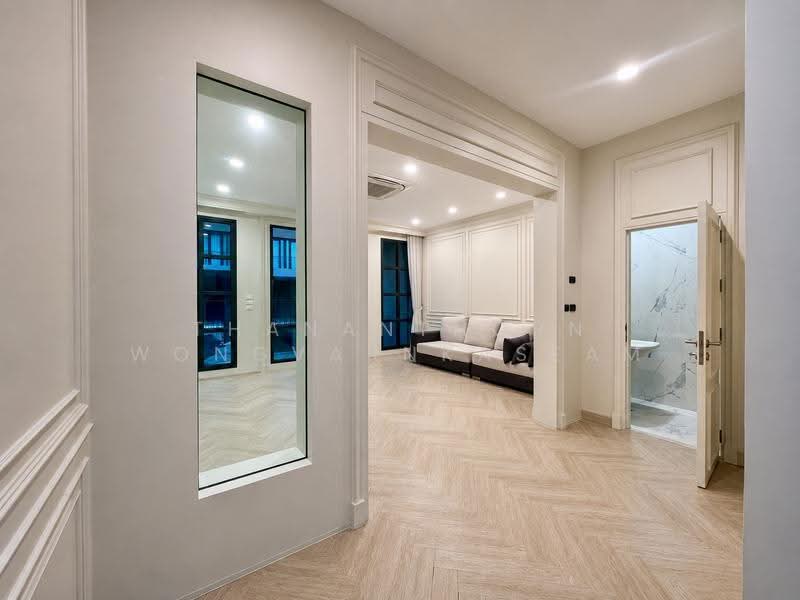 Patio Ratchayothin, Bangkok, Phahonyothin 32, Chan Kasem, Chatuchak, Bangkok, 3 Bedrooms, 263 sqm, Townhouse For Sale, by Thananthorn Wongvarnkaseam, 500518070 - DDproperty.com