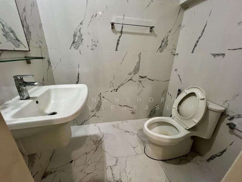 Patio Ratchayothin, Bangkok, Phahonyothin 32, Chan Kasem, Chatuchak, Bangkok, 3 Bedrooms, 263 sqm, Townhouse For Sale, by Thananthorn Wongvarnkaseam, 500518070 - DDproperty.com