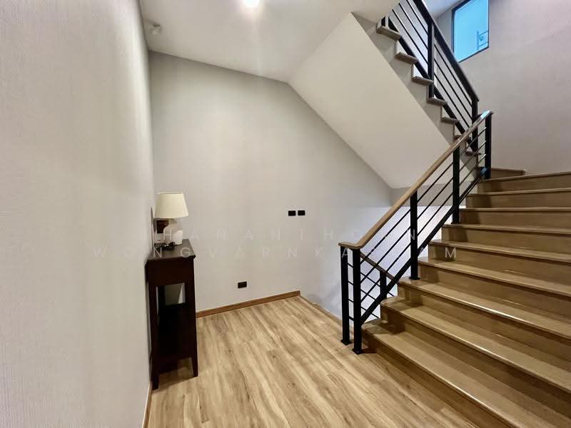 Patio Ratchayothin, Bangkok, Phahonyothin 32, Chan Kasem, Chatuchak, Bangkok, 3 Bedrooms, 263 sqm, Townhouse For Sale, by Thananthorn Wongvarnkaseam, 500518070 - DDproperty.com