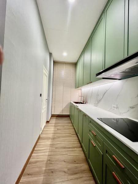 Patio Ratchayothin, Bangkok, Phahonyothin 32, Chan Kasem, Chatuchak, Bangkok, 3 Bedrooms, 263 sqm, Townhouse For Sale, by Thananthorn Wongvarnkaseam, 500518070 - DDproperty.com