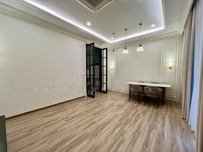 Patio Ratchayothin, Bangkok, Phahonyothin 32, Chan Kasem, Chatuchak, Bangkok, 3 Bedrooms, 263 sqm, Townhouse For Sale, by Thananthorn Wongvarnkaseam, 500518070 - DDproperty.com