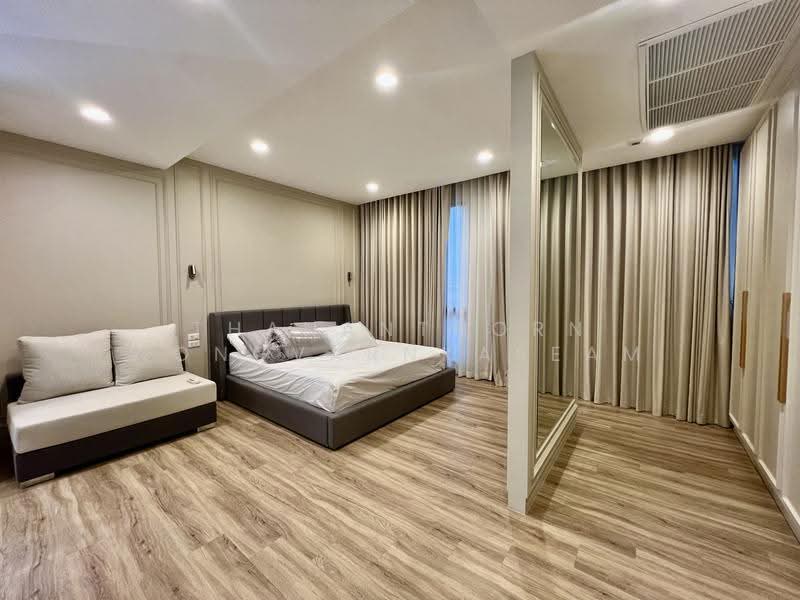Patio Ratchayothin, Bangkok, Phahonyothin 32, Chan Kasem, Chatuchak, Bangkok, 3 Bedrooms, 263 sqm, Townhouse For Sale, by Thananthorn Wongvarnkaseam, 500518070 - DDproperty.com