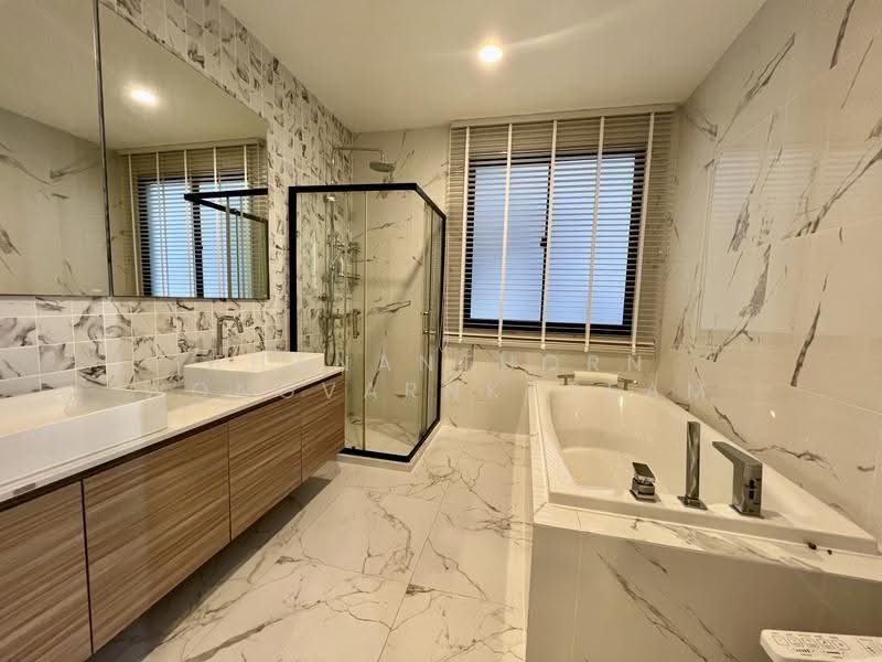 Patio Ratchayothin, Bangkok, Phahonyothin 32, Chan Kasem, Chatuchak, Bangkok, 3 Bedrooms, 263 sqm, Townhouse For Sale, by Thananthorn Wongvarnkaseam, 500518070 - DDproperty.com