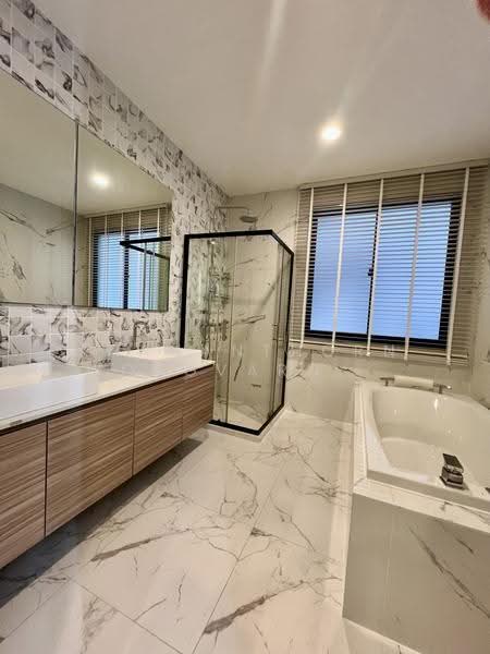 Patio Ratchayothin, Bangkok, Phahonyothin 32, Chan Kasem, Chatuchak, Bangkok, 3 Bedrooms, 263 sqm, Townhouse For Sale, by Thananthorn Wongvarnkaseam, 500518070 - DDproperty.com