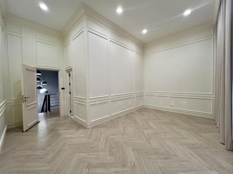 Patio Ratchayothin, Bangkok, Phahonyothin 32, Chan Kasem, Chatuchak, Bangkok, 3 Bedrooms, 263 sqm, Townhouse For Sale, by Thananthorn Wongvarnkaseam, 500518070 - DDproperty.com