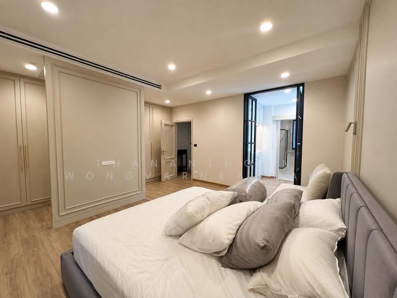 Patio Ratchayothin, Bangkok, Phahonyothin 32, Chan Kasem, Chatuchak, Bangkok, 3 Bedrooms, 263 sqm, Townhouse For Sale, by Thananthorn Wongvarnkaseam, 500518070 - DDproperty.com