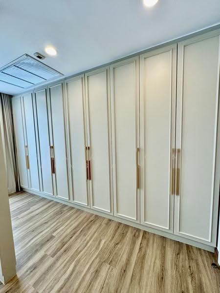 Patio Ratchayothin, Bangkok, Phahonyothin 32, Chan Kasem, Chatuchak, Bangkok, 3 Bedrooms, 263 sqm, Townhouse For Sale, by Thananthorn Wongvarnkaseam, 500518070 - DDproperty.com