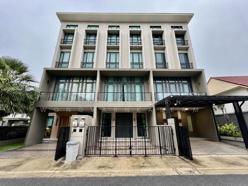 Patio Ratchayothin, Bangkok, Phahonyothin 32, Chan Kasem, Chatuchak, Bangkok, 3 Bedrooms, 263 sqm, Townhouse For Sale, by Thananthorn Wongvarnkaseam, 500518070 - DDproperty.com