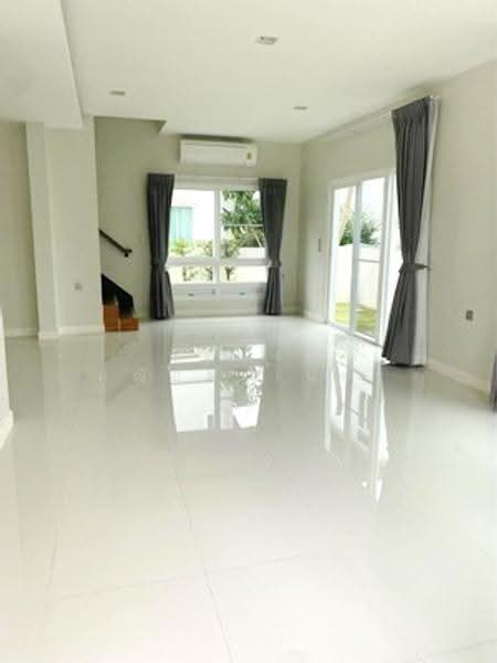 Mantana Motorway-New Krungthepkreetha, Bangkok, Phatthana Chonnabot 4 Road, Khlong Song Ton Nun, Lat Krabang, Bangkok, 3 Bedrooms, 223 sqm, Single Detached House For Rent, by นัฐพงค์ มณีอัครเนตร, 500518081 - DDproperty.com