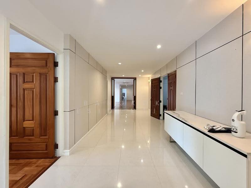 Dera Mansion, Bangkok, 23 Soi Sukhumvit 18, Khlong Toei, Bangkok, 4 Bedrooms, 650 sqm, Apartment For Rent, by Bangkok Residential, 500518132 - DDproperty.com