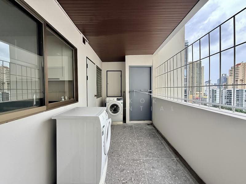 Dera Mansion, Bangkok, 23 Soi Sukhumvit 18, Khlong Toei, Bangkok, 4 Bedrooms, 650 sqm, Apartment For Rent, by Bangkok Residential, 500518132 - DDproperty.com