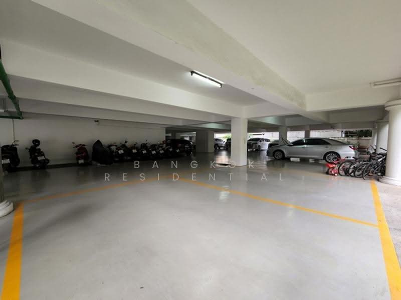 Dera Mansion, Bangkok, 23 Soi Sukhumvit 18, Khlong Toei, Bangkok, 4 Bedrooms, 650 sqm, Apartment For Rent, by Bangkok Residential, 500518132 - DDproperty.com
