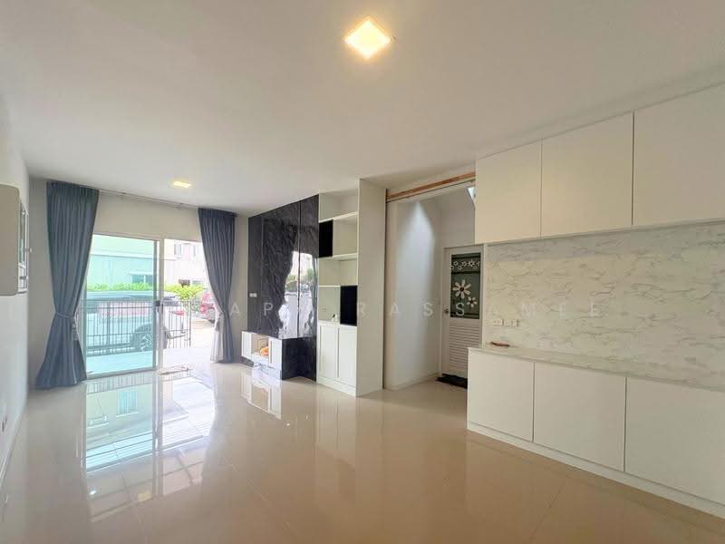 Pruksa Ville 105/1 Ramintra-Phayasuren, Bangkok, Bang Chun, Khlong Sam Wa, Bangkok, 3 Bedrooms, 120 sqm, Townhouse For Sale, by Punpapa Rassamee, 500518209 - DDproperty.com