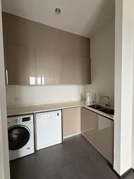 Whizdom Essence, Bangkok, 5 Piyabutr 1 Alley, Bang Chak, Phra Khanong, Bangkok, 3 Bedrooms, 202 sqm, Condo For Rent, by สุวัฒนา สิริอิทธิรัตน์, 500518352 - DDproperty.com