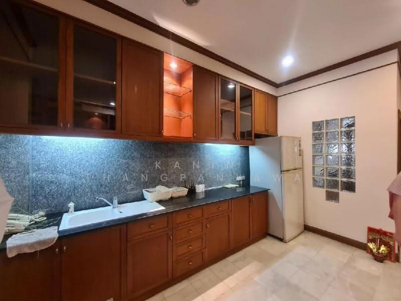 3-BR Townhouse, Bangkok, Arun Amarin, Bangkok Noi, Bangkok, 3 Bedrooms, 280 sqm, Townhouse For Sale, by Kanin Thangpanyawa, 500518376 - DDproperty.com