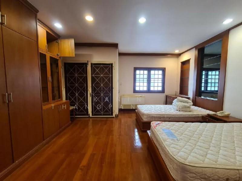 3-BR Townhouse, Bangkok, Arun Amarin, Bangkok Noi, Bangkok, 3 Bedrooms, 280 sqm, Townhouse For Sale, by Kanin Thangpanyawa, 500518376 - DDproperty.com