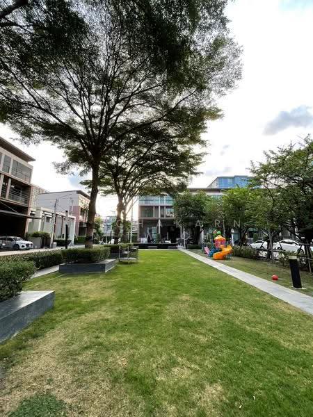 Baan Klang Muang Ratchayothin, Bangkok, 464 Phahonyothin Alley, Sena Nikhom, Chatuchak, Bangkok, 3 Bedrooms, 263 sqm, Townhouse For Sale, by Nitchakarn Wanitwichakornkit, 500518465 - DDproperty.com