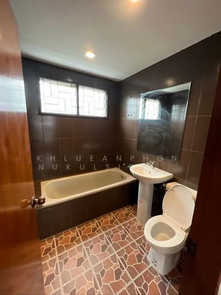 3-BR House, Bangkok, O-Ngoen, Sai Mai, Bangkok, 3 Bedrooms, 220 sqm, Single Detached House For Sale, by Khlueanphon Nukulsirisak, 500518506 - DDproperty.com