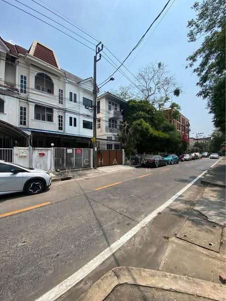 5-BR Townhouse, Bangkok, Talat Bang Khen, Lak Si, Bangkok, 5 Bedrooms, 377 sqm, Townhouse For Sale, by Nitchakarn Wanitwichakornkit, 500518641 - DDproperty.com